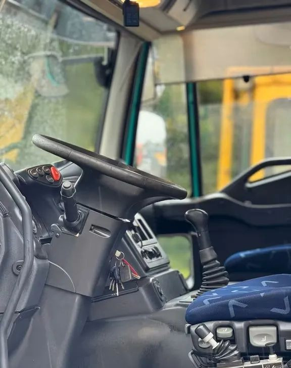 Iveco TRAKKER 450 6x4 WYWROTKA MELLER | EURO 5 | MANUAL | KLIMA | RETARDER | PRZEBIEG 364 000km ! - 翻斗车:图5 Iveco TRAKKER 450 6x4 WYWROTKA MELLER | EURO 5 | MANUAL | KLIMA | RETARDER | PRZEBIEG 364 000km ! - 翻斗车:图5