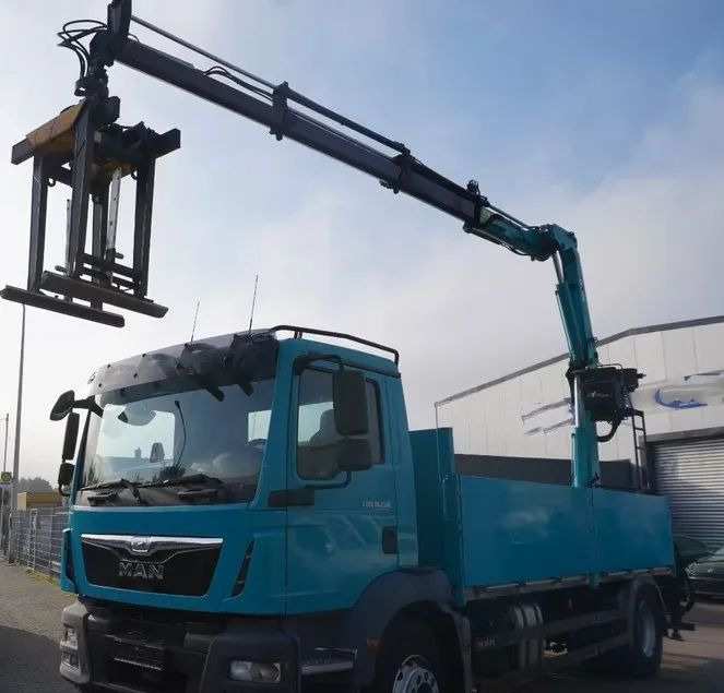 MAN TGS 18.290 | Żuraw Hyva HB 150 | Euro 6 | Automat | 1. właściciel | 4X2 | Przebieg 160 124 ! - 栏板式/ 平板卡车, 起重车:图4 MAN TGS 18.290 | Żuraw Hyva HB 150 | Euro 6 | Automat | 1. właściciel | 4X2 | Przebieg 160 124 ! - 栏板式/ 平板卡车, 起重车:图4