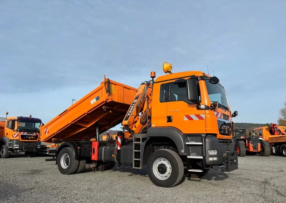 MAN TGS 18.320/ 4x4 / Euro4 /Wywrotka trójstronna Meiller +Kran Atlas TLC 82.2 +sterowanie radiowe – Przystosowany do pracy zimą — odśnieżanie, posypywanie, pług - 翻斗车:图3 MAN TGS 18.320/ 4x4 / Euro4 /Wywrotka trójstronna Meiller +Kran Atlas TLC 82.2 +sterowanie radiowe – Przystosowany do pracy zimą — odśnieżanie, posypywanie, pług - 翻斗车:图3