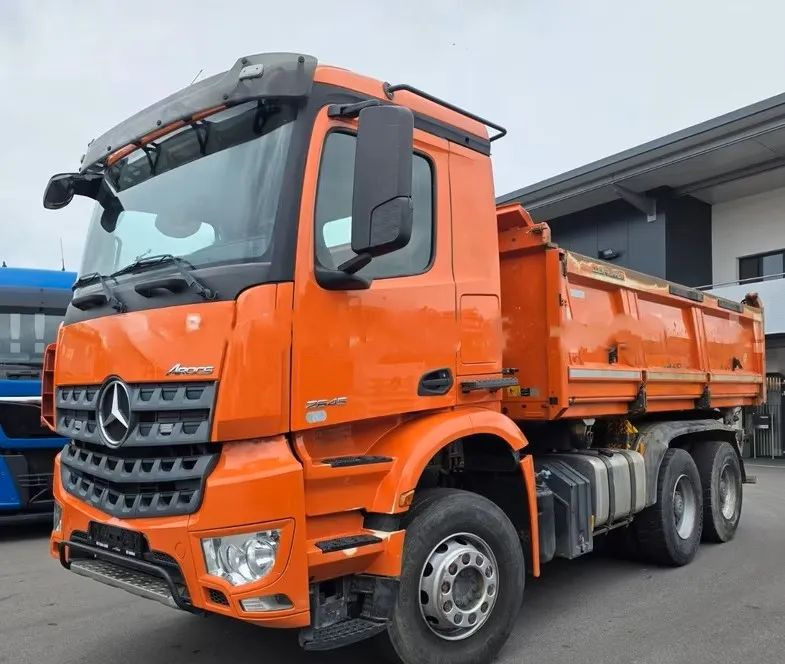 Mercedes-Benz Arocs 2645 6x4 – Wywrotka Meiller 3- stronny/ Manual / Retarder / BORDMATIK / Blatt/Blatt - 翻斗车:图1 Mercedes-Benz Arocs 2645 6x4 – Wywrotka Meiller 3- stronny/ Manual / Retarder / BORDMATIK / Blatt/Blatt - 翻斗车:图1