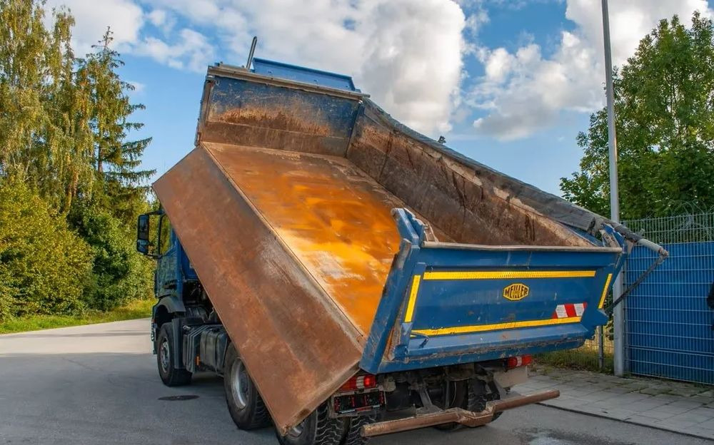 Mercedes-Benz Arocs 2652 6x4 – Wywrotka trójstronna Meiller z Bordmatik (Euro 6) - 翻斗车:图5 Mercedes-Benz Arocs 2652 6x4 – Wywrotka trójstronna Meiller z Bordmatik (Euro 6) - 翻斗车:图5