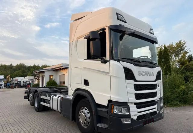 Scania R450 BDF • 6x2 • Euro 6d • Skrętna tylna oś • Retarder • Pod zabudowę • - 驾驶室底盘卡车:图2 Scania R450 BDF • 6x2 • Euro 6d • Skrętna tylna oś • Retarder • Pod zabudowę • - 驾驶室底盘卡车:图2