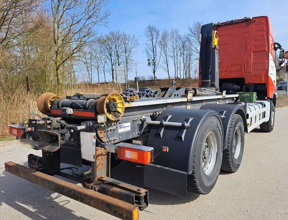 Volvo FH 64 R510 High-Line • 6x4 • Klimatyzacja postojowa • Hakowiec• Euro6 • zawieszenie pneumatyczne - 吊钩升降车:图4 Volvo FH 64 R510 High-Line • 6x4 • Klimatyzacja postojowa • Hakowiec• Euro6 • zawieszenie pneumatyczne - 吊钩升降车:图4