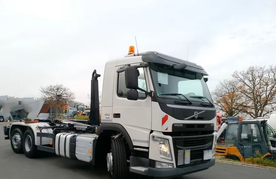 Volvo FM 410 • 6x2 • Meiller z systemem HDS (roll-off) • Euro 6 • Przebieg 251235 km • - 其他机械:图4 Volvo FM 410 • 6x2 • Meiller z systemem HDS (roll-off) • Euro 6 • Przebieg 251235 km • - 其他机械:图4