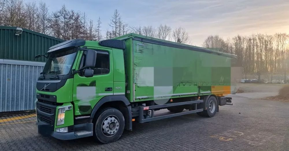 Volvo FM 420 – zabudowa + plandeka / Automatyczna skrzynia / Euro 6 / Zawieszenie pneumatyczne/ 4x2/ - 侧帘卡车:图2 Volvo FM 420 – zabudowa + plandeka / Automatyczna skrzynia / Euro 6 / Zawieszenie pneumatyczne/ 4x2/ - 侧帘卡车:图2