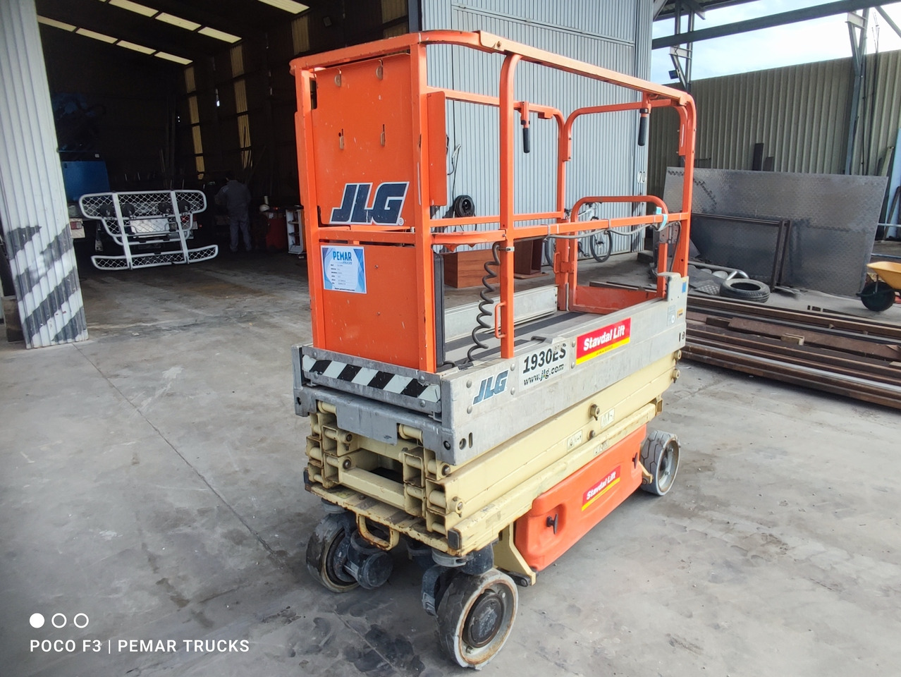 JLG 1930ES - 剪式升降机:图2 JLG 1930ES - 剪式升降机:图2
