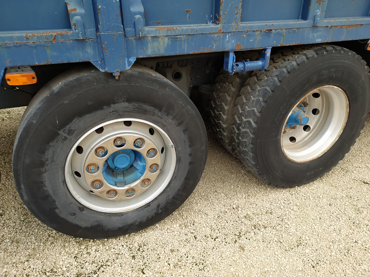 SCANIA 143 420 BASCULANTE - 翻斗车:图5 SCANIA 143 420 BASCULANTE - 翻斗车:图5