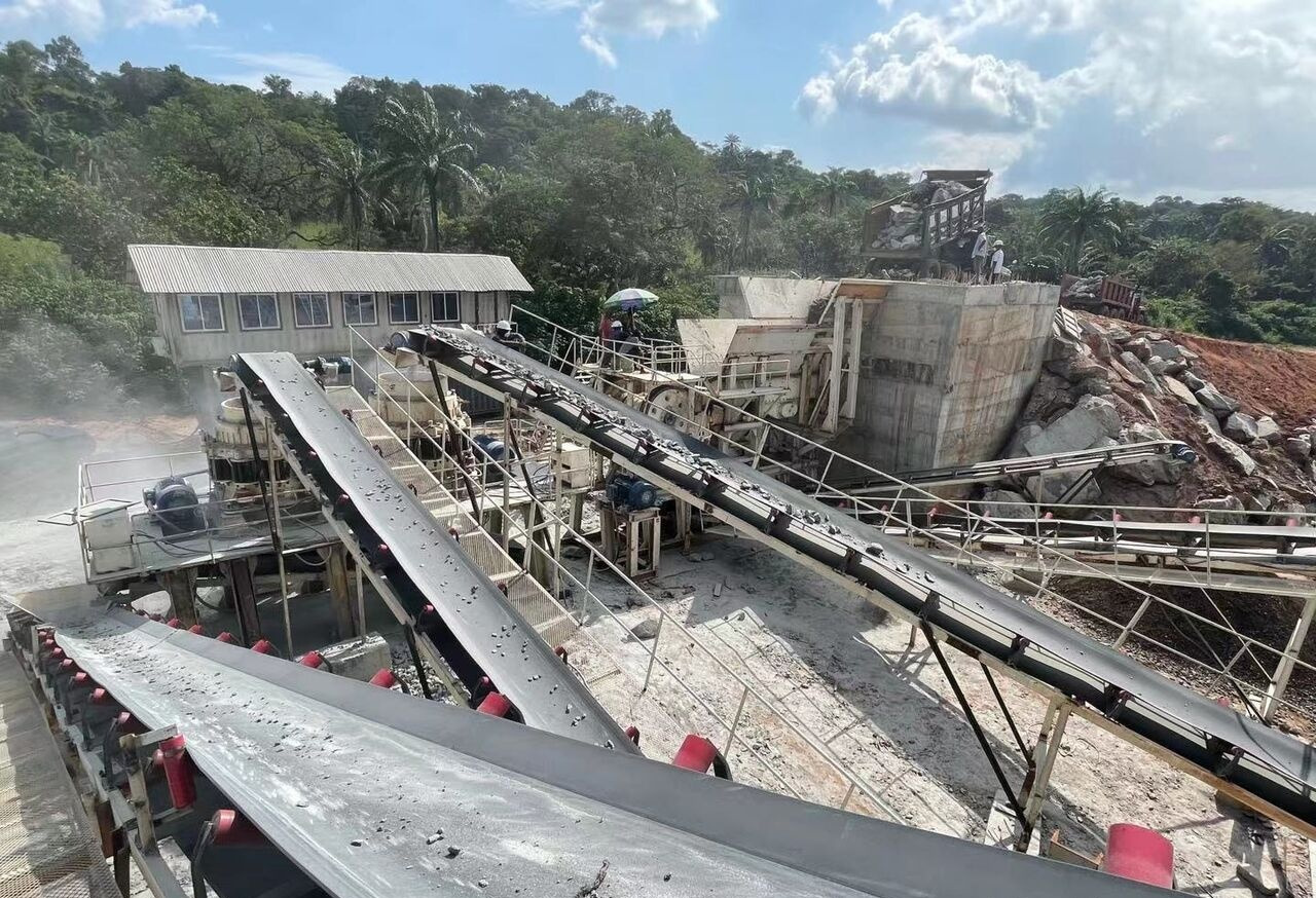 Kinglink 150-250TPH Granite Stone Rock Crushing Plant - 圆锥破碎机:图4 Kinglink 150-250TPH Granite Stone Rock Crushing Plant - 圆锥破碎机:图4