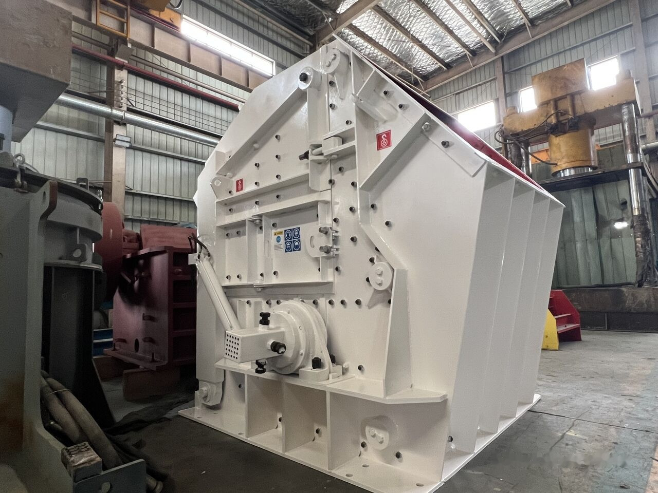 Kinglink 250TPH Hydraulic Limestone Tertiary Impact Crusher KPF1416 - 反击式破碎机:图2 Kinglink 250TPH Hydraulic Limestone Tertiary Impact Crusher KPF1416 - 反击式破碎机:图2