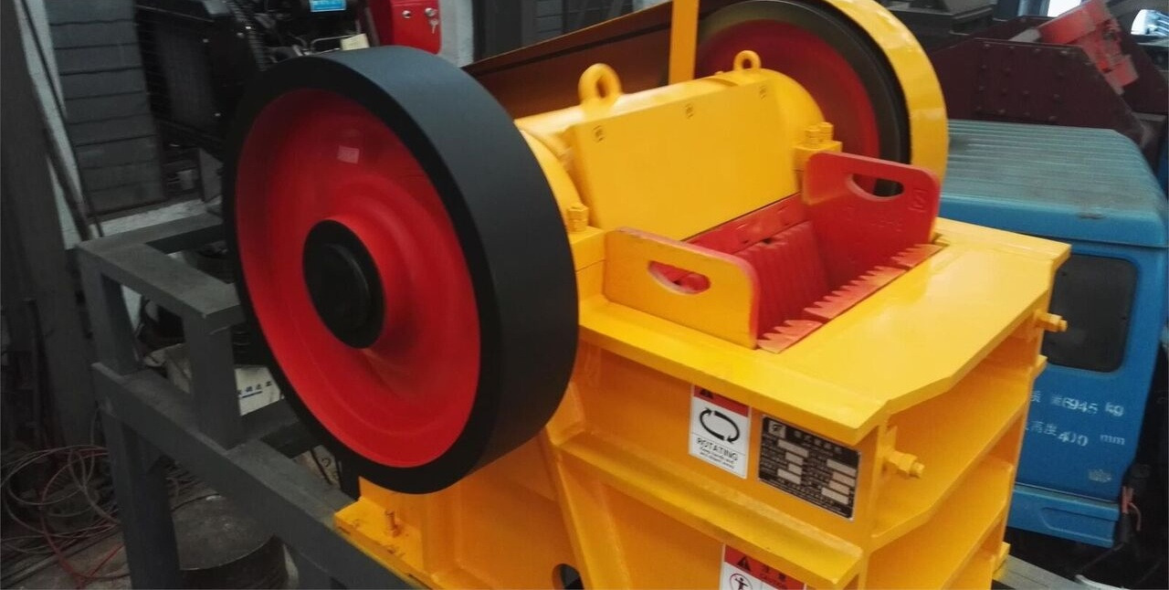 Kinglink PE250x400 Diesel Engine Skid Frame Jaw Crusher 10x16 - 颚式破碎机:图3 Kinglink PE250x400 Diesel Engine Skid Frame Jaw Crusher 10x16 - 颚式破碎机:图3