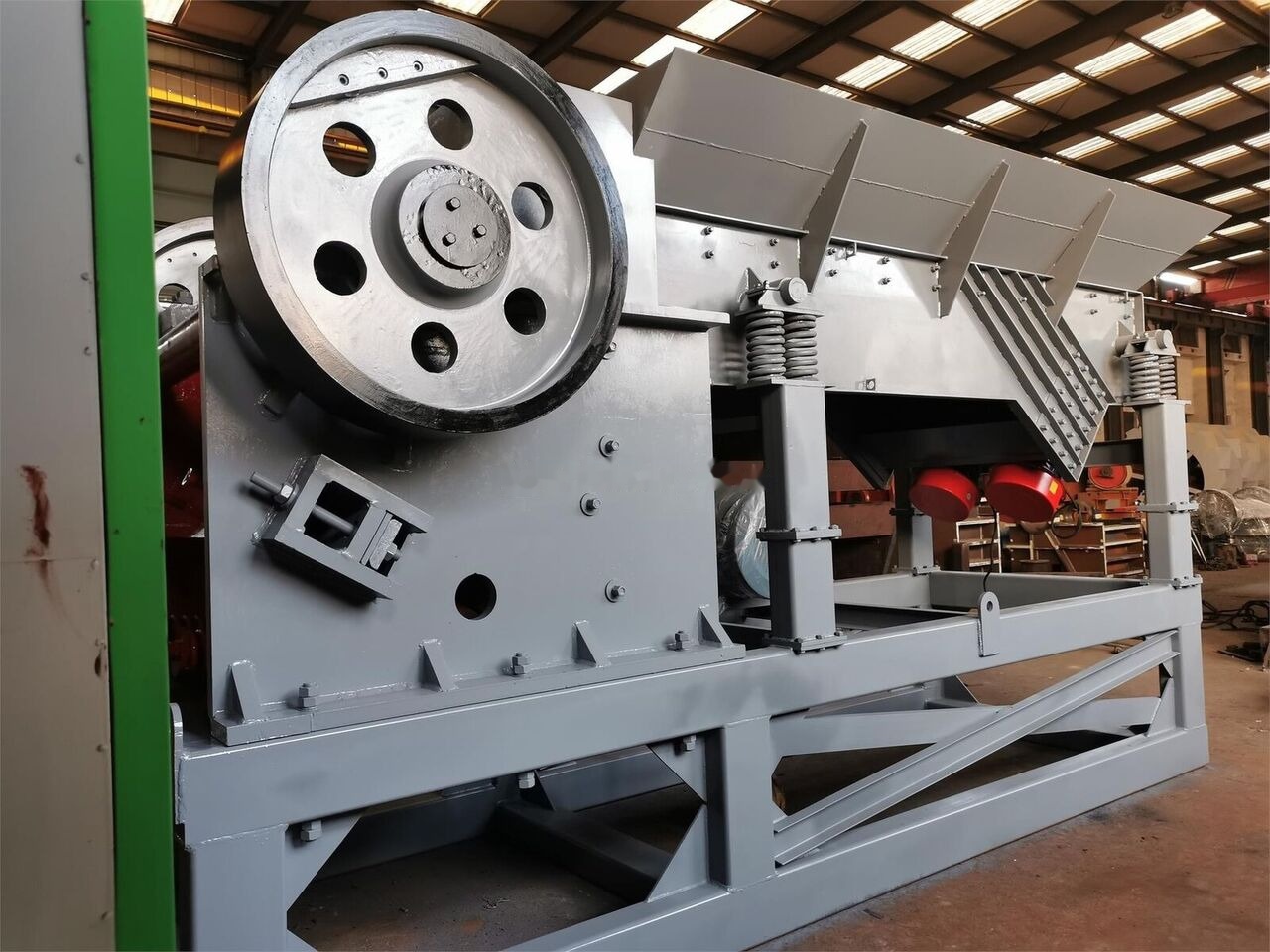 Kinglink PEX500X1500 Skid frame mounted jaw crusher for Concrete Plant - 颚式破碎机:图2 Kinglink PEX500X1500 Skid frame mounted jaw crusher for Concrete Plant - 颚式破碎机:图2