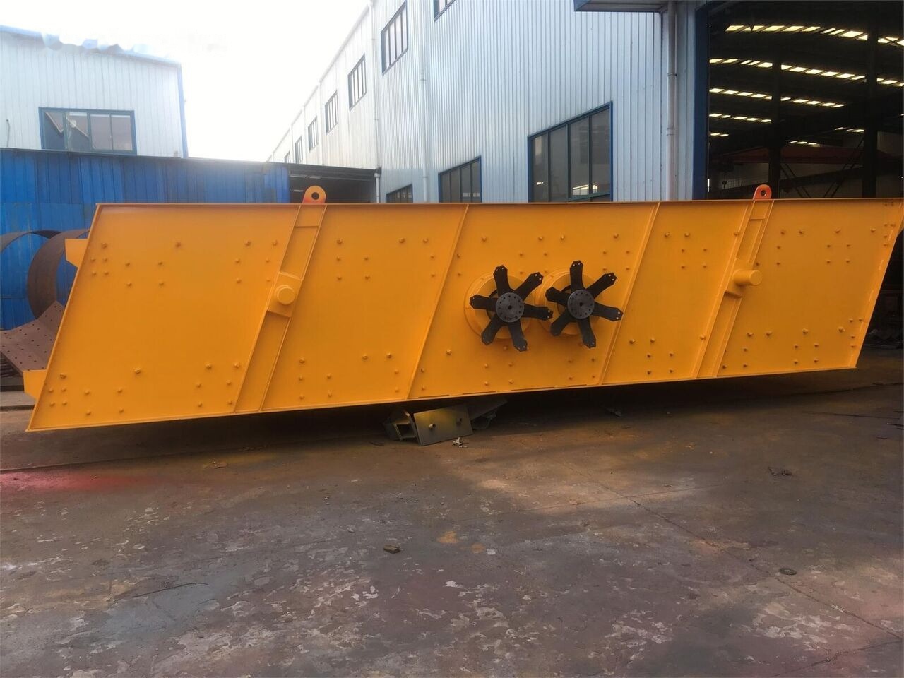 Kinglink Twin Shaft Vibrating Screen 2YK3070 | Soda Ash - 筛选机:图1 Kinglink Twin Shaft Vibrating Screen 2YK3070 | Soda Ash - 筛选机:图1