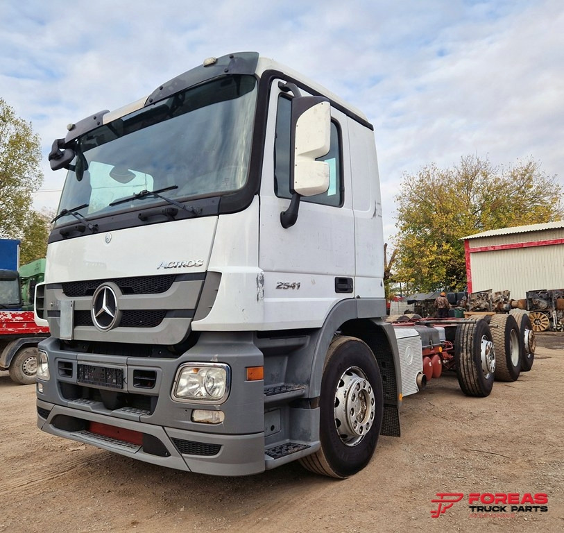 MERCEDES-BENZ ACTROS 3241 8x2 EURO 5 INTARDER - 驾驶室底盘卡车:图3 MERCEDES-BENZ ACTROS 3241 8x2 EURO 5 INTARDER - 驾驶室底盘卡车:图3