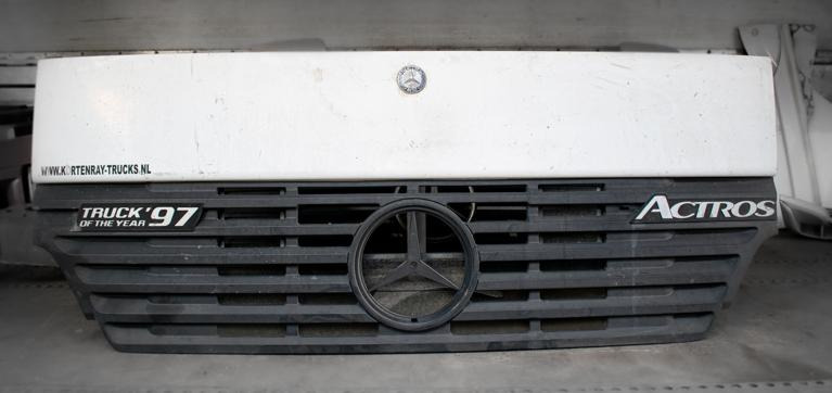 MERCEDES-BENZ ACTROS MEGA MP I - 引擎罩 适用于 卡车:图1 MERCEDES-BENZ ACTROS MEGA MP I - 引擎罩 适用于 卡车:图1