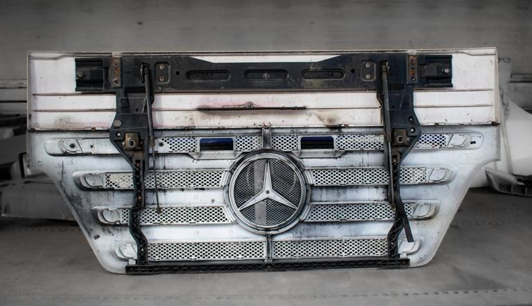 MERCEDES-BENZ ACTROS MEGA SPACE MP II - 引擎罩 适用于 卡车:图2 MERCEDES-BENZ ACTROS MEGA SPACE MP II - 引擎罩 适用于 卡车:图2