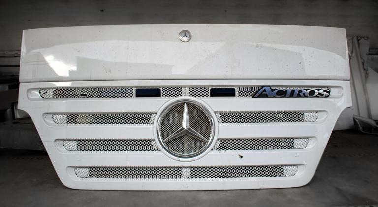 MERCEDES-BENZ ACTROS MEGA SPACE MP II - 引擎罩 适用于 卡车:图1 MERCEDES-BENZ ACTROS MEGA SPACE MP II - 引擎罩 适用于 卡车:图1