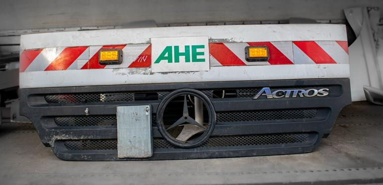 MERCEDES-BENZ ACTROS MP II MEGA - 引擎罩 适用于 卡车:图1 MERCEDES-BENZ ACTROS MP II MEGA - 引擎罩 适用于 卡车:图1