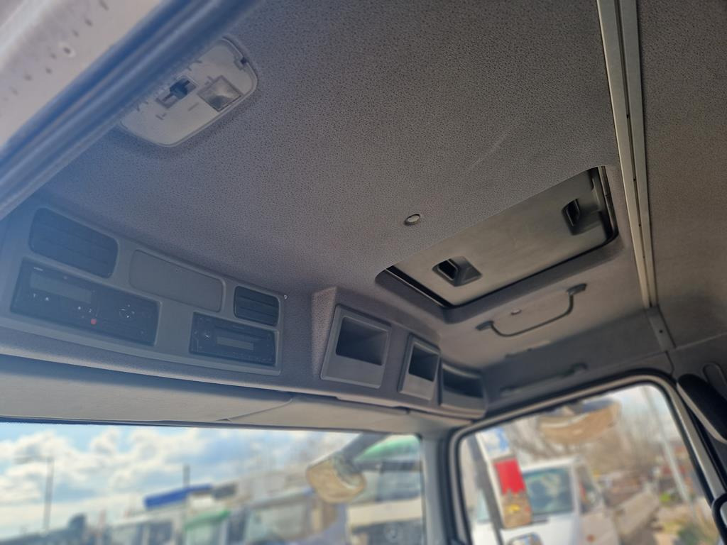 MERCEDES-BENZ ATEGO 816 - 侧帘卡车:图4 MERCEDES-BENZ ATEGO 816 - 侧帘卡车:图4