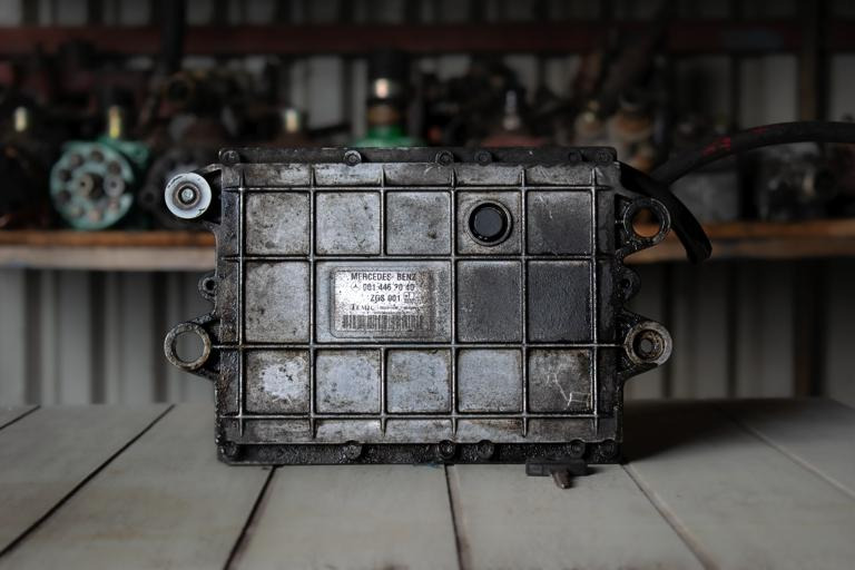 MERCEDES-BENZ AXOR OM 457 - ECU 适用于 卡车:图3 MERCEDES-BENZ AXOR OM 457 - ECU 适用于 卡车:图3