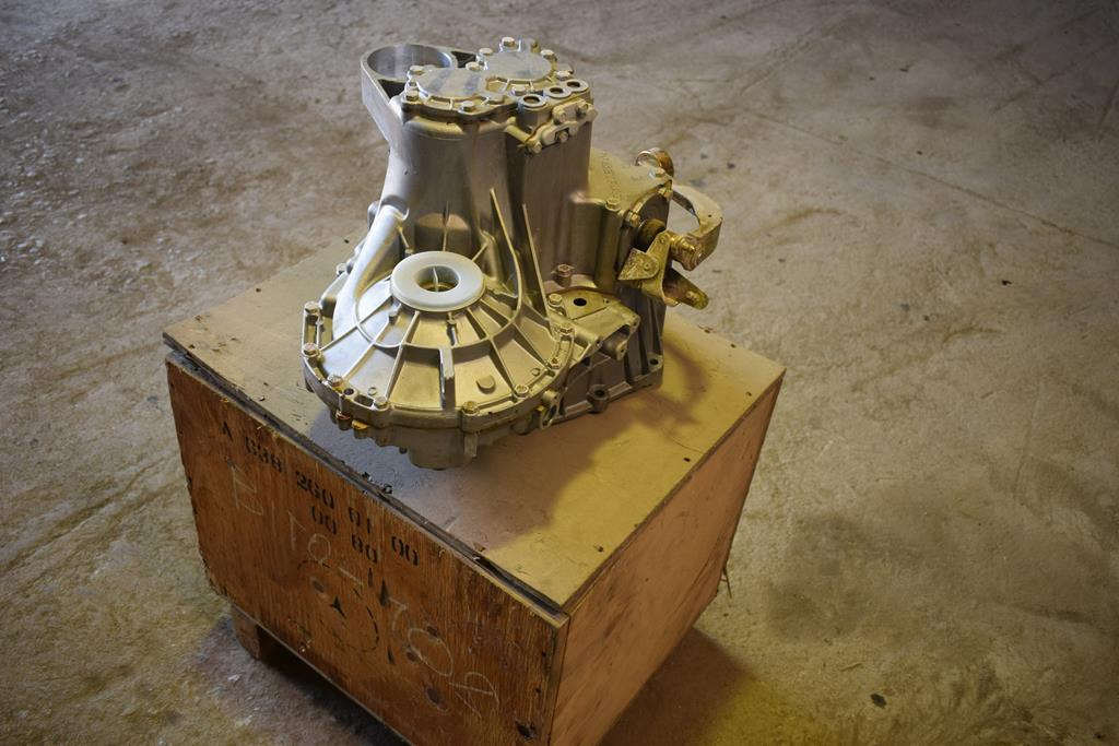 MERCEDES-BENZ VITO - Α 638 260 01 00 - 变速箱 适用于 卡车:图4 MERCEDES-BENZ VITO - Α 638 260 01 00 - 变速箱 适用于 卡车:图4