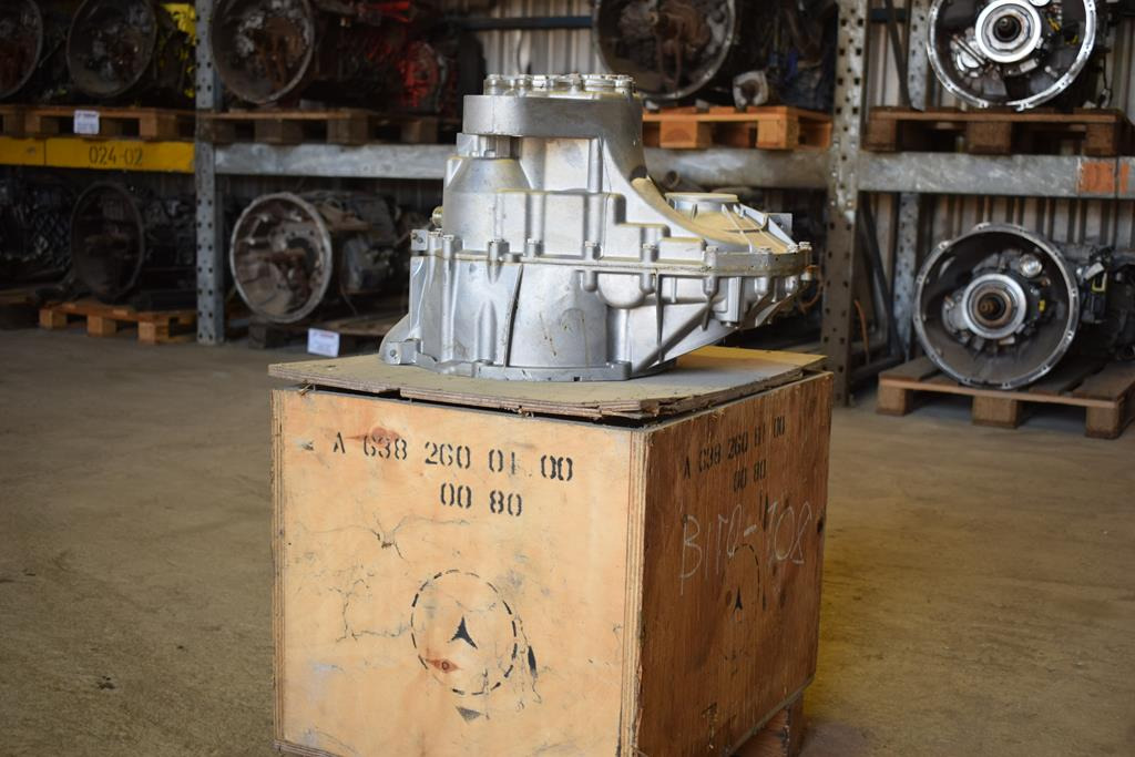 MERCEDES-BENZ VITO - Α 638 260 01 00 - 变速箱 适用于 卡车:图2 MERCEDES-BENZ VITO - Α 638 260 01 00 - 变速箱 适用于 卡车:图2