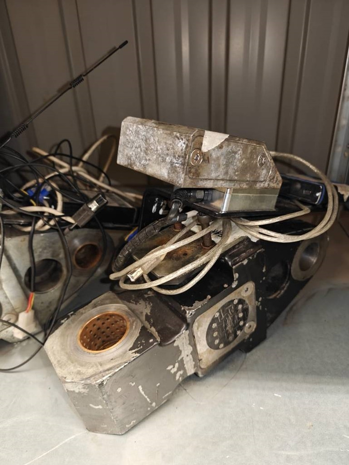 John Deere Bluetooth Scales - 对重装置:图4 John Deere Bluetooth Scales - 对重装置:图4