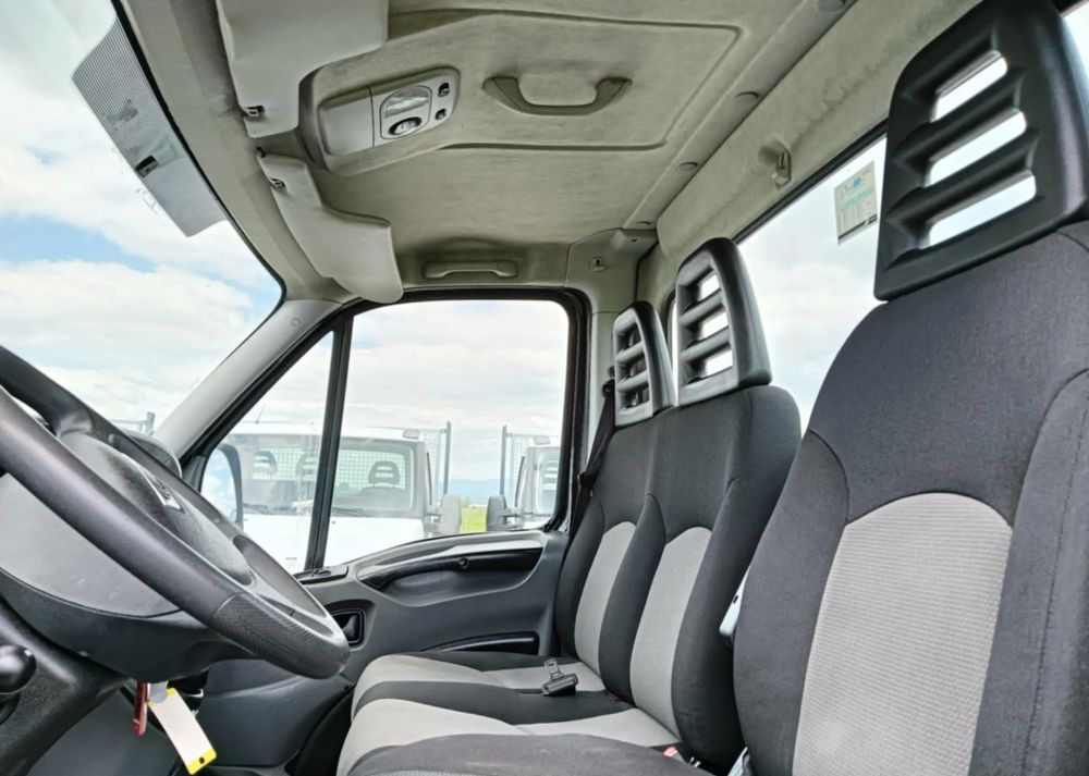 Iveco 35C13, 35C12, 35C14, 35C15 - 驾驶室底盘卡车:图4 Iveco 35C13, 35C12, 35C14, 35C15 - 驾驶室底盘卡车:图4