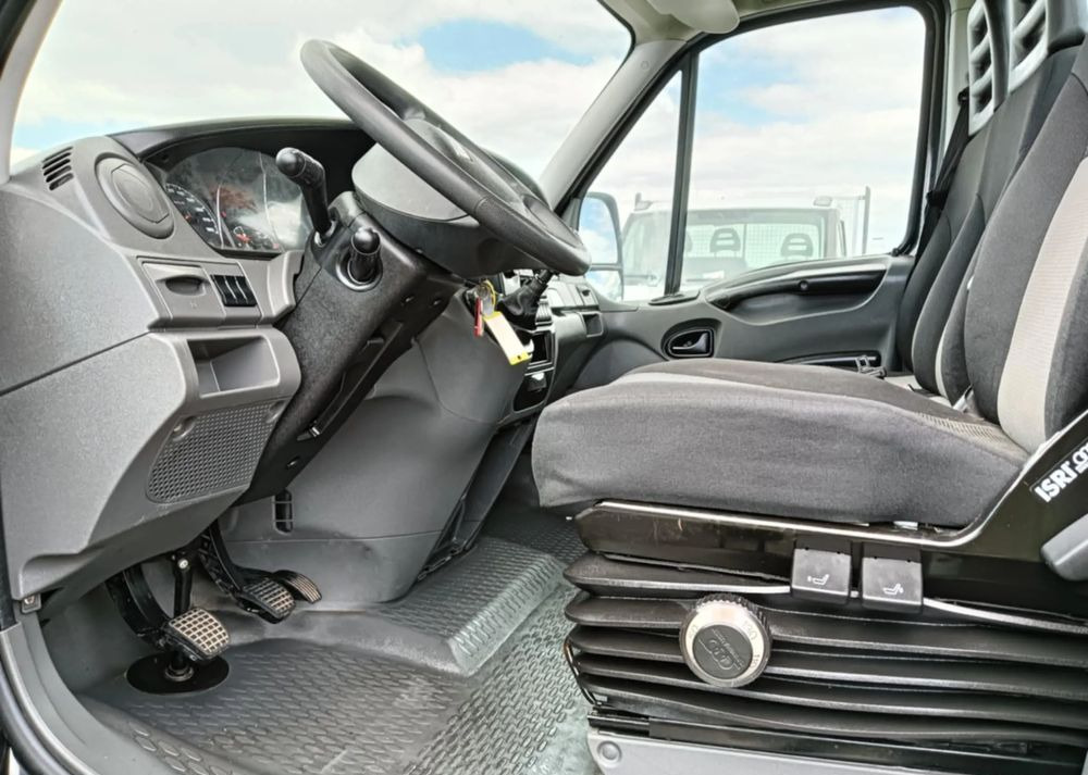 Iveco 35C13, 35C12, 35C14, 35C15 - 驾驶室底盘卡车:图5 Iveco 35C13, 35C12, 35C14, 35C15 - 驾驶室底盘卡车:图5
