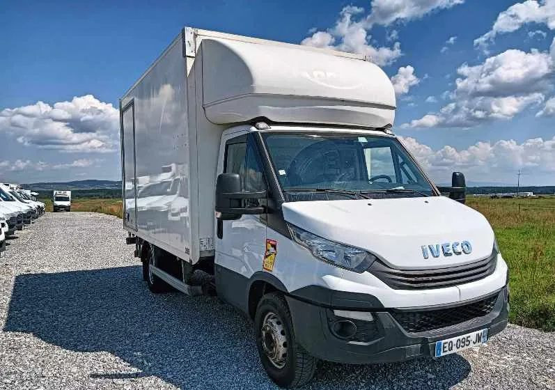 Iveco 35C18,35C15,35C12,70C18 - 厢式货车:图2 Iveco 35C18,35C15,35C12,70C18 - 厢式货车:图2