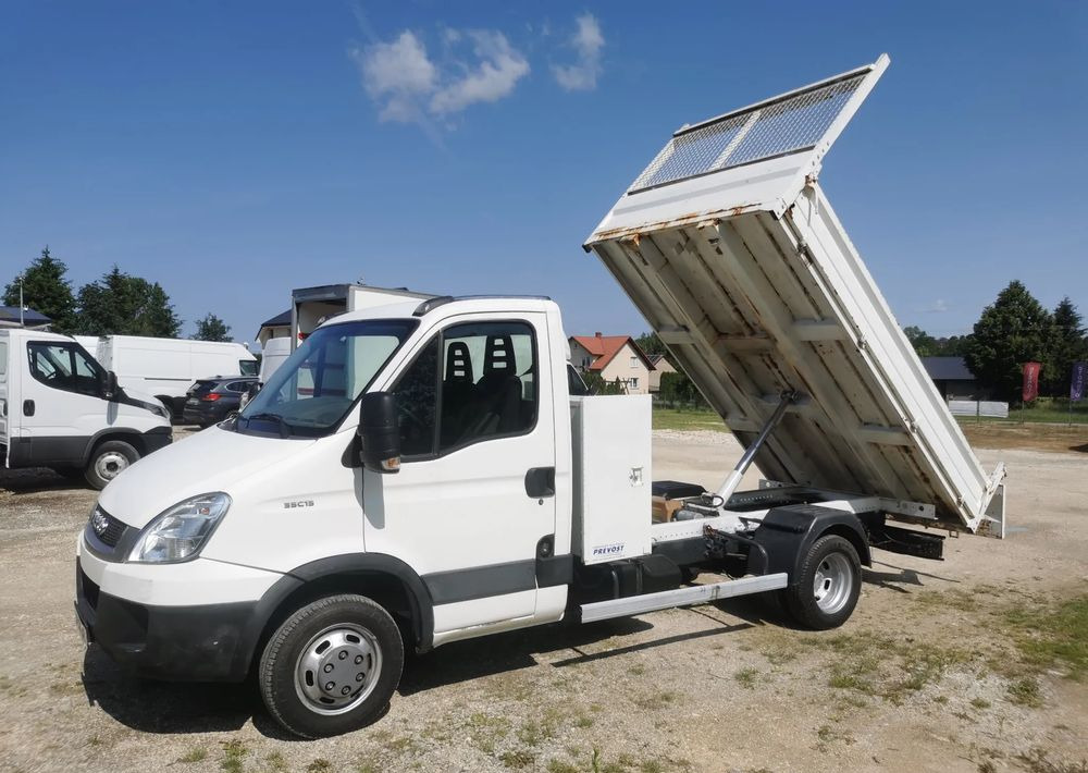 Iveco Daily 35C15 Kiper 3.0 - 150KM wywrotka Hak Bliźniak blokada mostu Klima - 翻斗货车:图1 Iveco Daily 35C15 Kiper 3.0 - 150KM wywrotka Hak Bliźniak blokada mostu Klima - 翻斗货车:图1