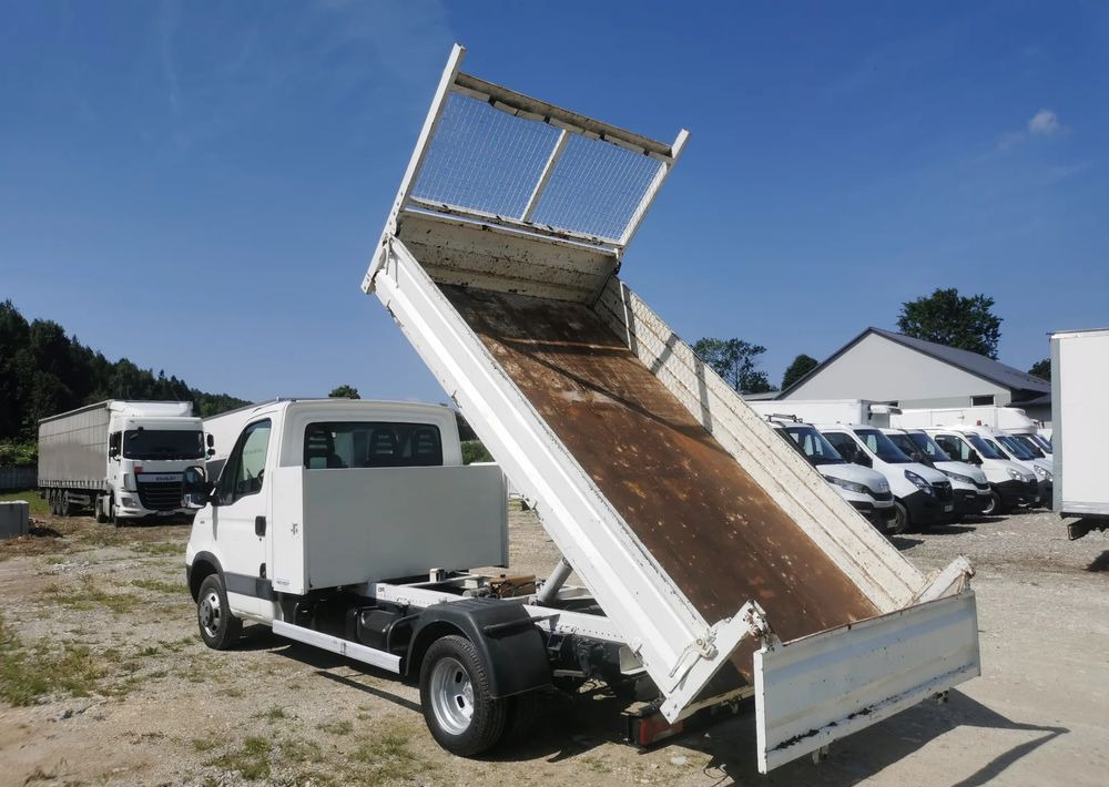 Iveco Daily 35C15 Kiper 3.0 - 150KM wywrotka Hak Bliźniak blokada mostu Klima - 翻斗货车:图3 Iveco Daily 35C15 Kiper 3.0 - 150KM wywrotka Hak Bliźniak blokada mostu Klima - 翻斗货车:图3