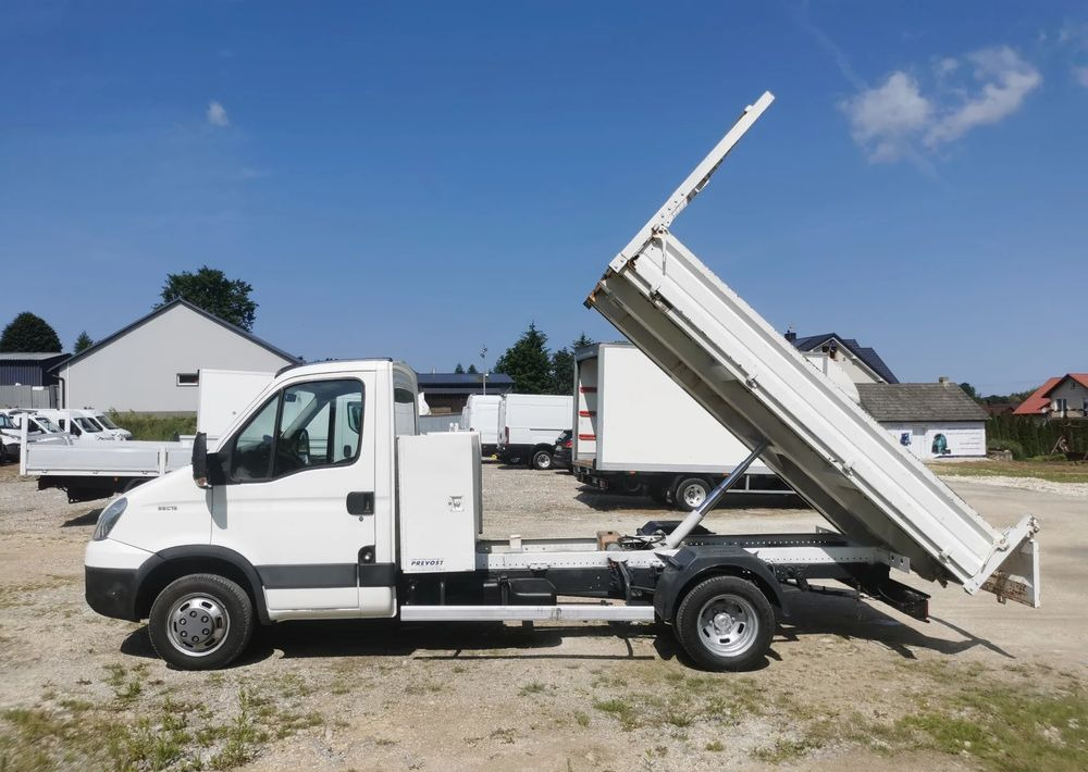 Iveco Daily 35C15 Kiper 3.0 - 150KM wywrotka Hak Bliźniak blokada mostu Klima - 翻斗货车:图2 Iveco Daily 35C15 Kiper 3.0 - 150KM wywrotka Hak Bliźniak blokada mostu Klima - 翻斗货车:图2