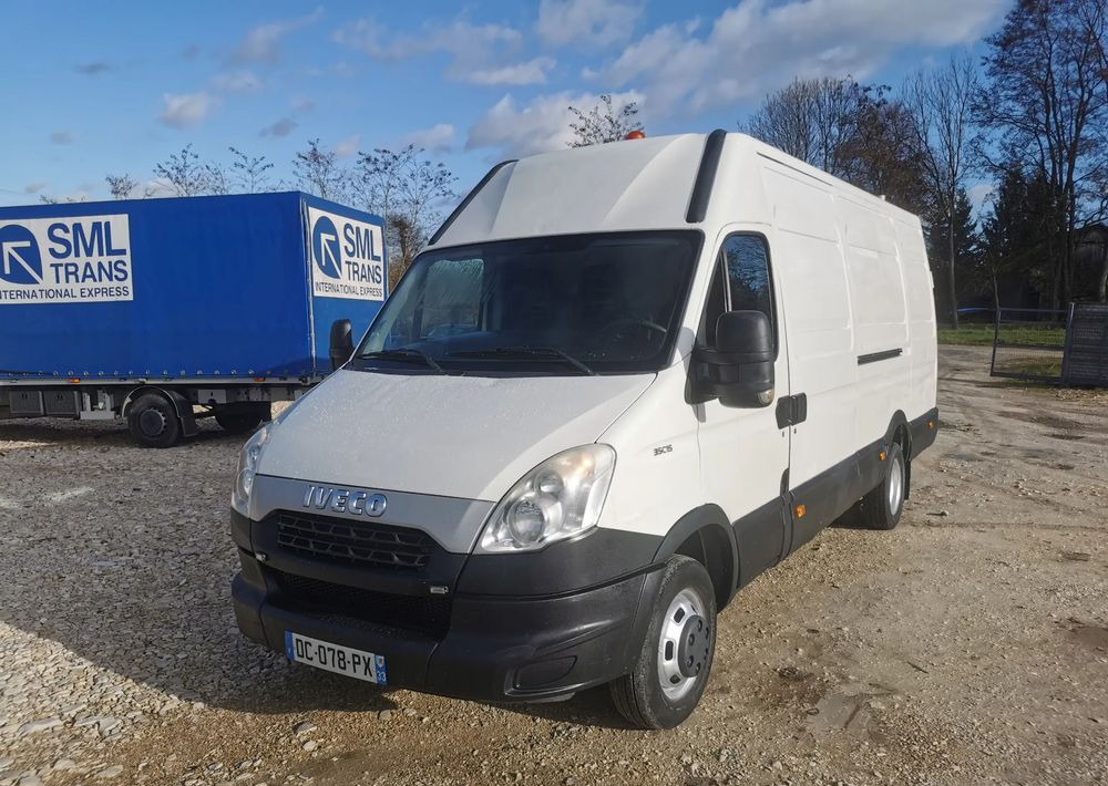 Iveco Daily 35C15 blaszak 3.0-150KM blizniak L3H3 długi Hak - 无侧窗厢式货车:图1 Iveco Daily 35C15 blaszak 3.0-150KM blizniak L3H3 długi Hak - 无侧窗厢式货车:图1