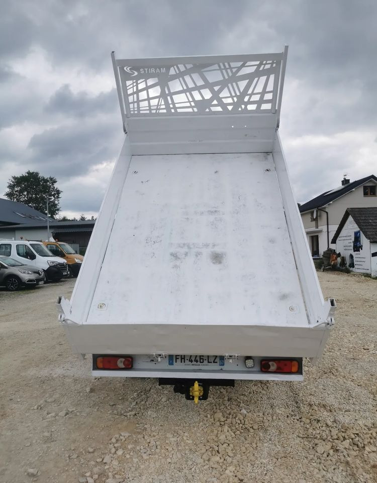 Renault Master Kiper wywrotka 2.3-145KM Hak Bliźniak klimatyzacja Kamera cofania - 翻斗货车:图4 Renault Master Kiper wywrotka 2.3-145KM Hak Bliźniak klimatyzacja Kamera cofania - 翻斗货车:图4