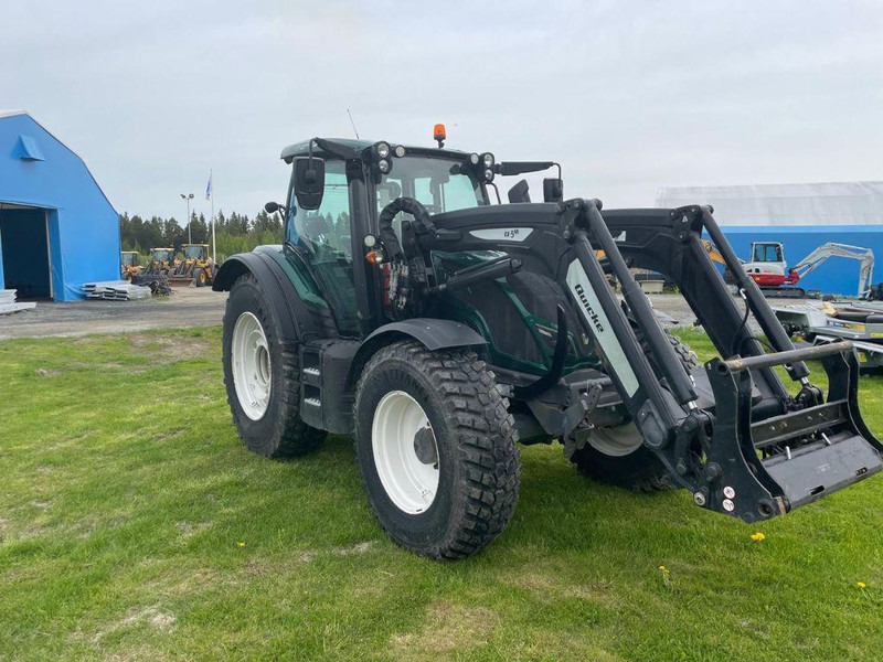 Valtra N154E Versu SmartTouch MR19 Valtra N154E Versu SmartTouch MR19 med frontlastare Quicke Q5M - 拖拉机:图3 Valtra N154E Versu SmartTouch MR19 Valtra N154E Versu SmartTouch MR19 med frontlastare Quicke Q5M - 拖拉机:图3