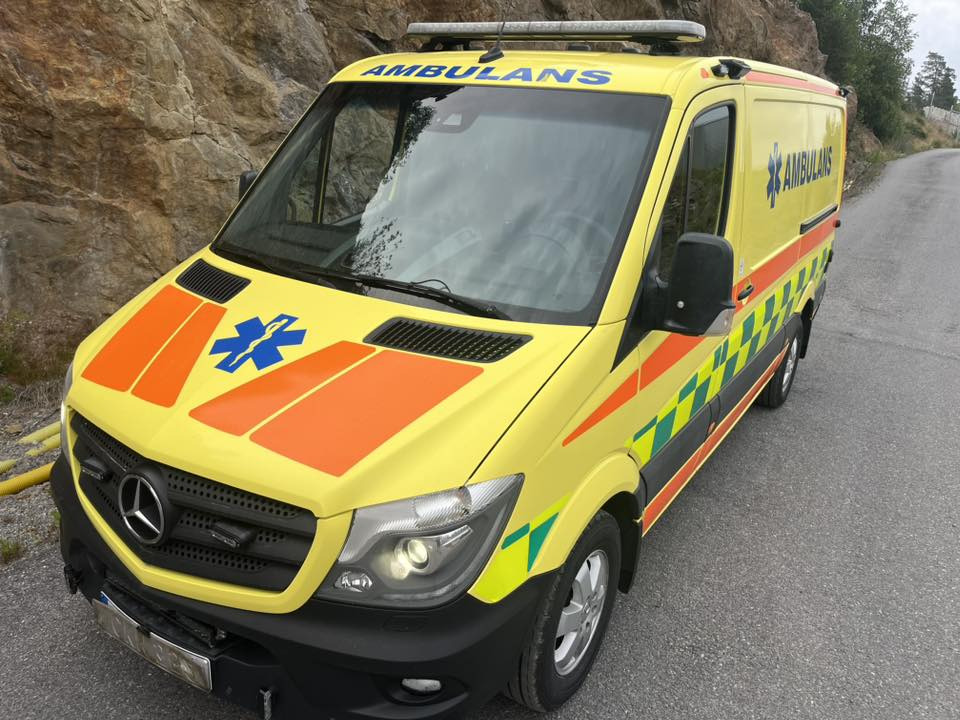 MERCEDES-BENZ Sprinter 319 - AMBULANCE - RESERVERAD !! - 救护车:图1 MERCEDES-BENZ Sprinter 319 - AMBULANCE - RESERVERAD !! - 救护车:图1
