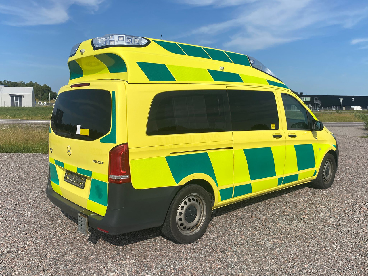 MERCEDES-BENZ Vito 119 4x4 - 救护车:图2 MERCEDES-BENZ Vito 119 4x4 - 救护车:图2