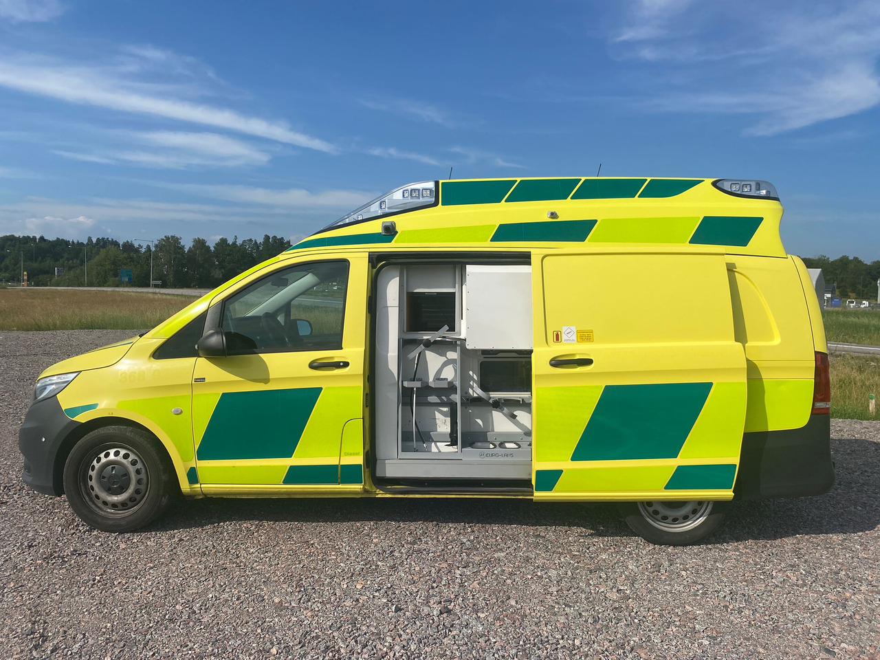 MERCEDES-BENZ Vito 119 4x4 - 救护车:图5 MERCEDES-BENZ Vito 119 4x4 - 救护车:图5