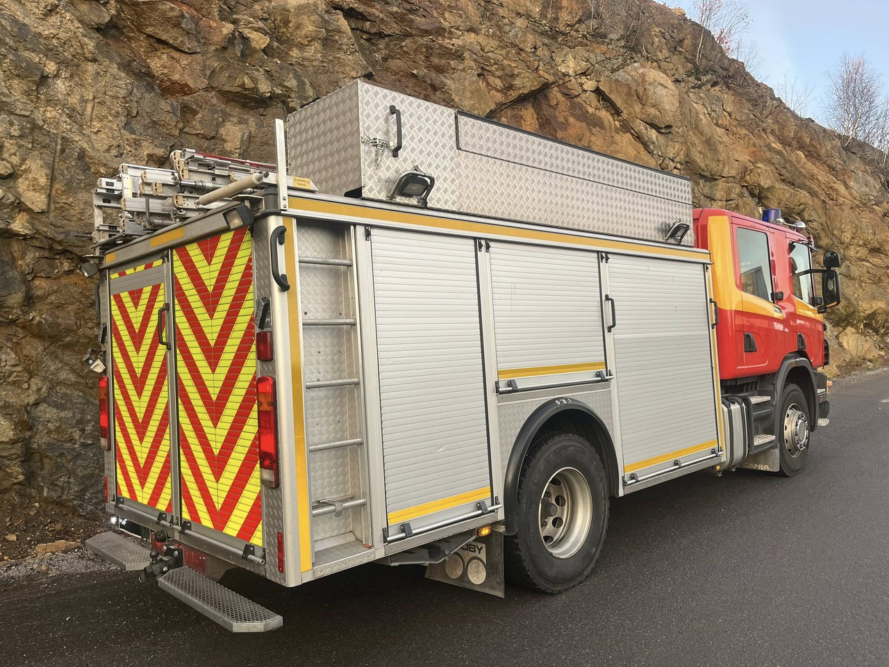SCANIA P94GB 4x2 NZ310 - Fire engine - 消防车:图2 SCANIA P94GB 4x2 NZ310 - Fire engine - 消防车:图2