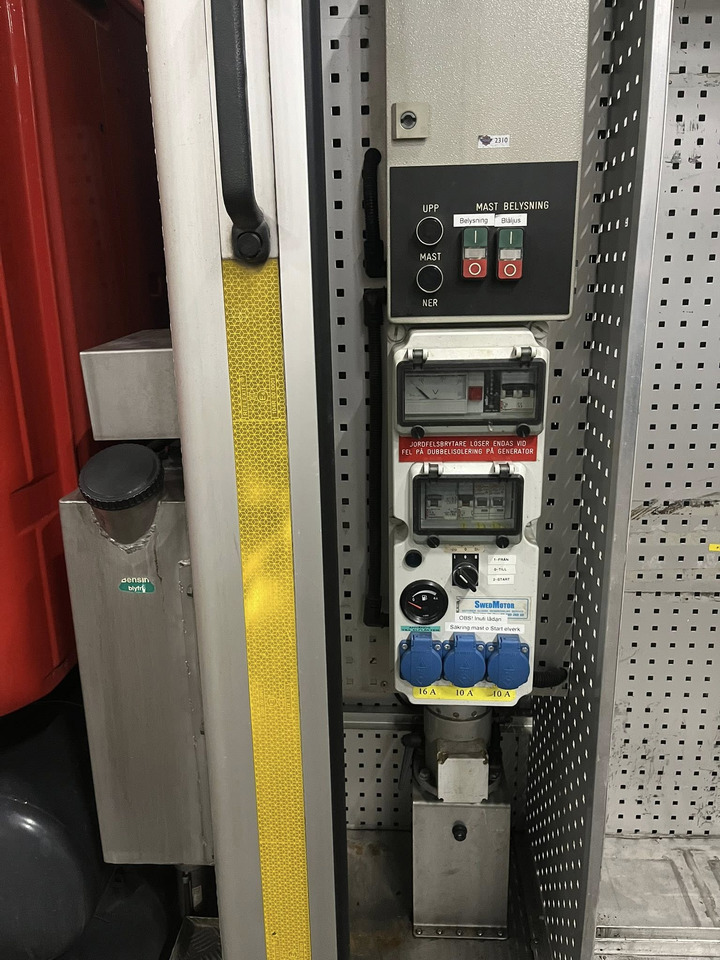 SCANIA P94GB 4x2 NZ310 - Fire engine - 消防车:图3 SCANIA P94GB 4x2 NZ310 - Fire engine - 消防车:图3