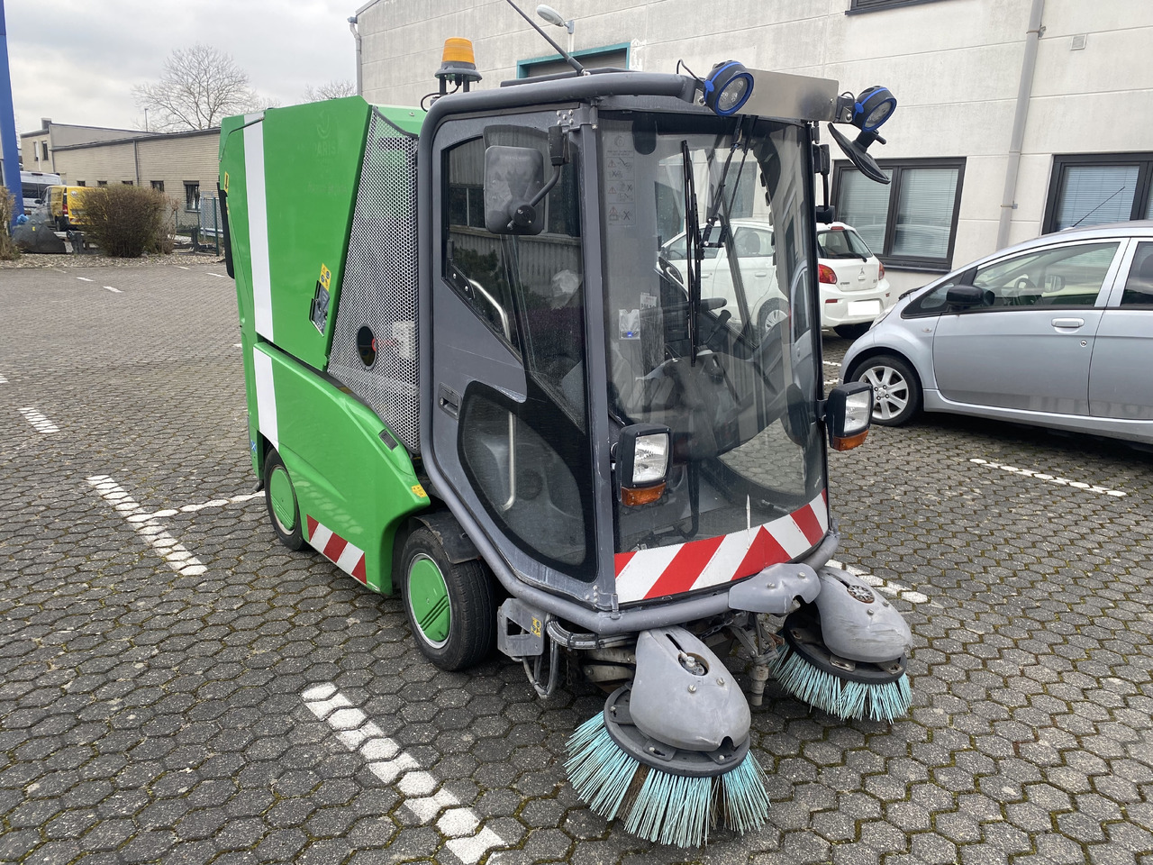TENNANT Green Machines 500 ZE electric 500 ZE - 道路清扫机:图3 TENNANT Green Machines 500 ZE electric 500 ZE - 道路清扫机:图3