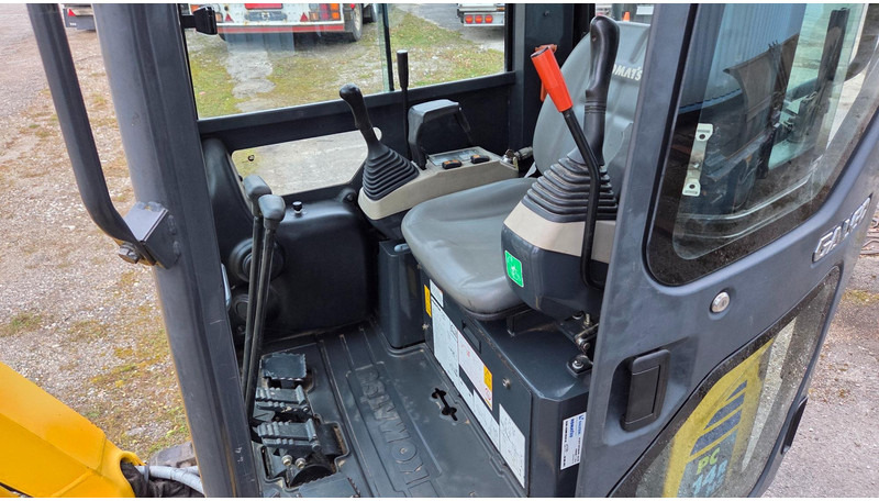 Komatsu PC14R - 小型挖掘机:图5 Komatsu PC14R - 小型挖掘机:图5