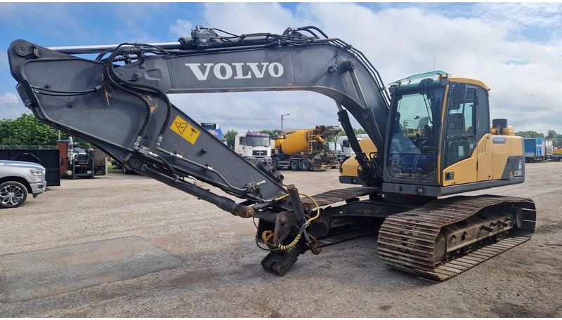 Volvo EC180DL - 履带式挖掘机:图1 Volvo EC180DL - 履带式挖掘机:图1
