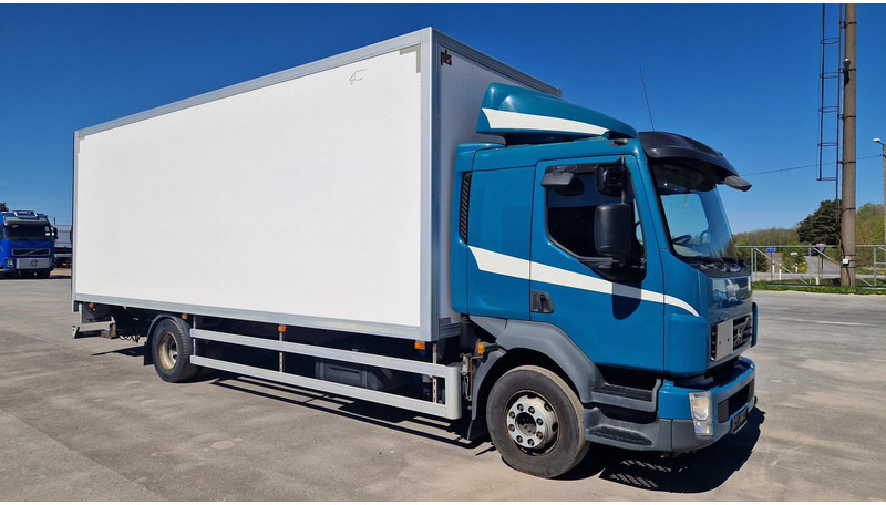 Volvo FL260 4X2 - 厢式卡车:图2 Volvo FL260 4X2 - 厢式卡车:图2