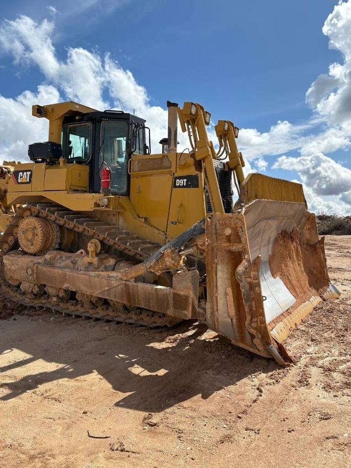 CAT D 9 T (CE Certified / New Undercarriage) - 推土机:图3 CAT D 9 T (CE Certified / New Undercarriage) - 推土机:图3