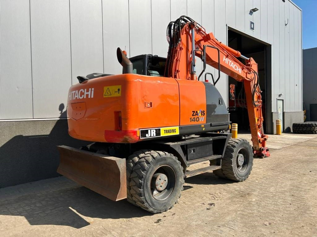 Hitachi ZX 140 W-5B - 轮式挖掘机:图5 Hitachi ZX 140 W-5B - 轮式挖掘机:图5