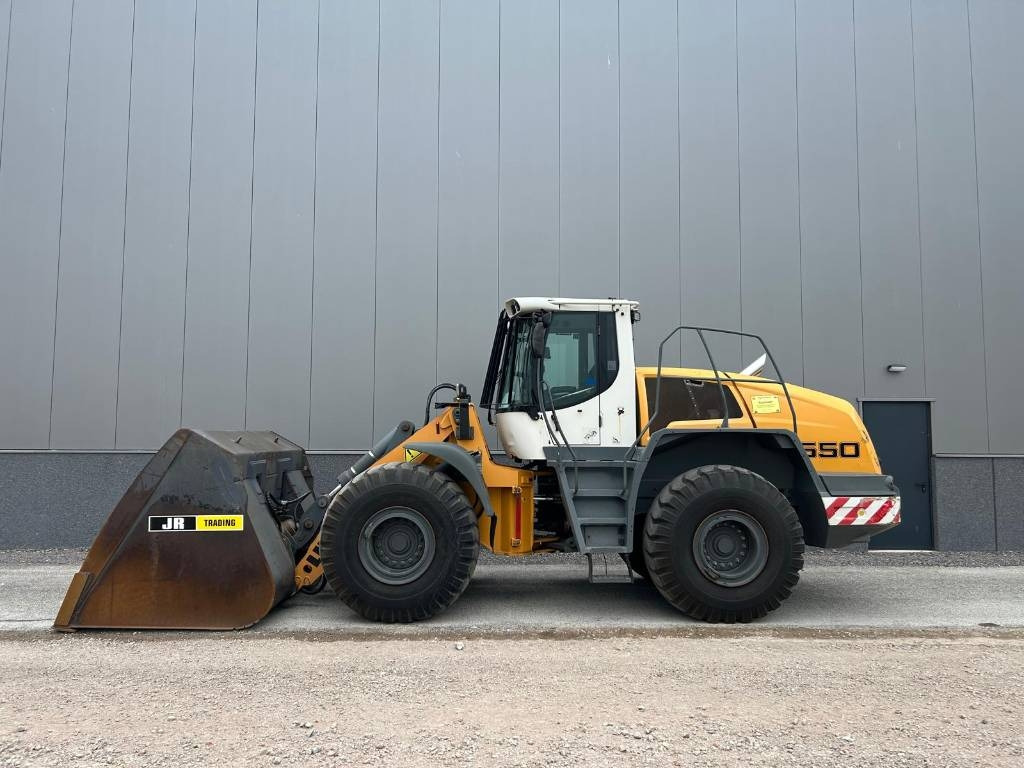 Liebherr L 550 (Comes with High-tip - Mit Hochkipper)  - 轮式装载机:图1 Liebherr L 550 (Comes with High-tip - Mit Hochkipper)  - 轮式装载机:图1