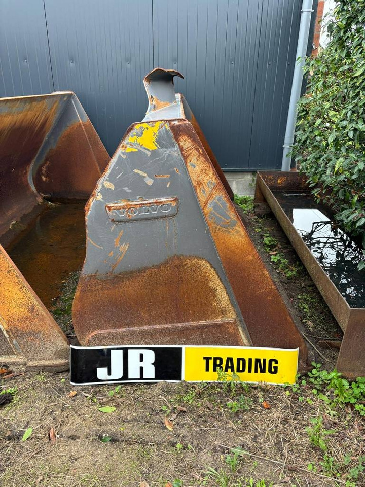 Volvo L 90 H Bucket - 铲斗 适用于 建筑机械:图1 Volvo L 90 H Bucket - 铲斗 适用于 建筑机械:图1