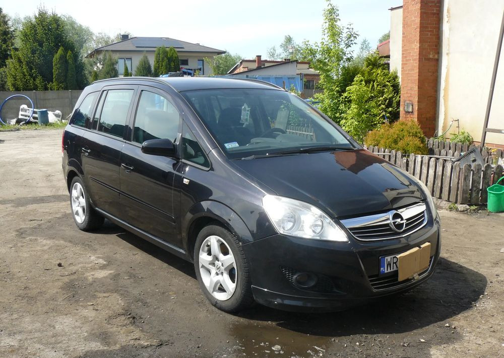 Opel Zafira 1.9 CDTI Cosmo - 越野车:图2 Opel Zafira 1.9 CDTI Cosmo - 越野车:图2
