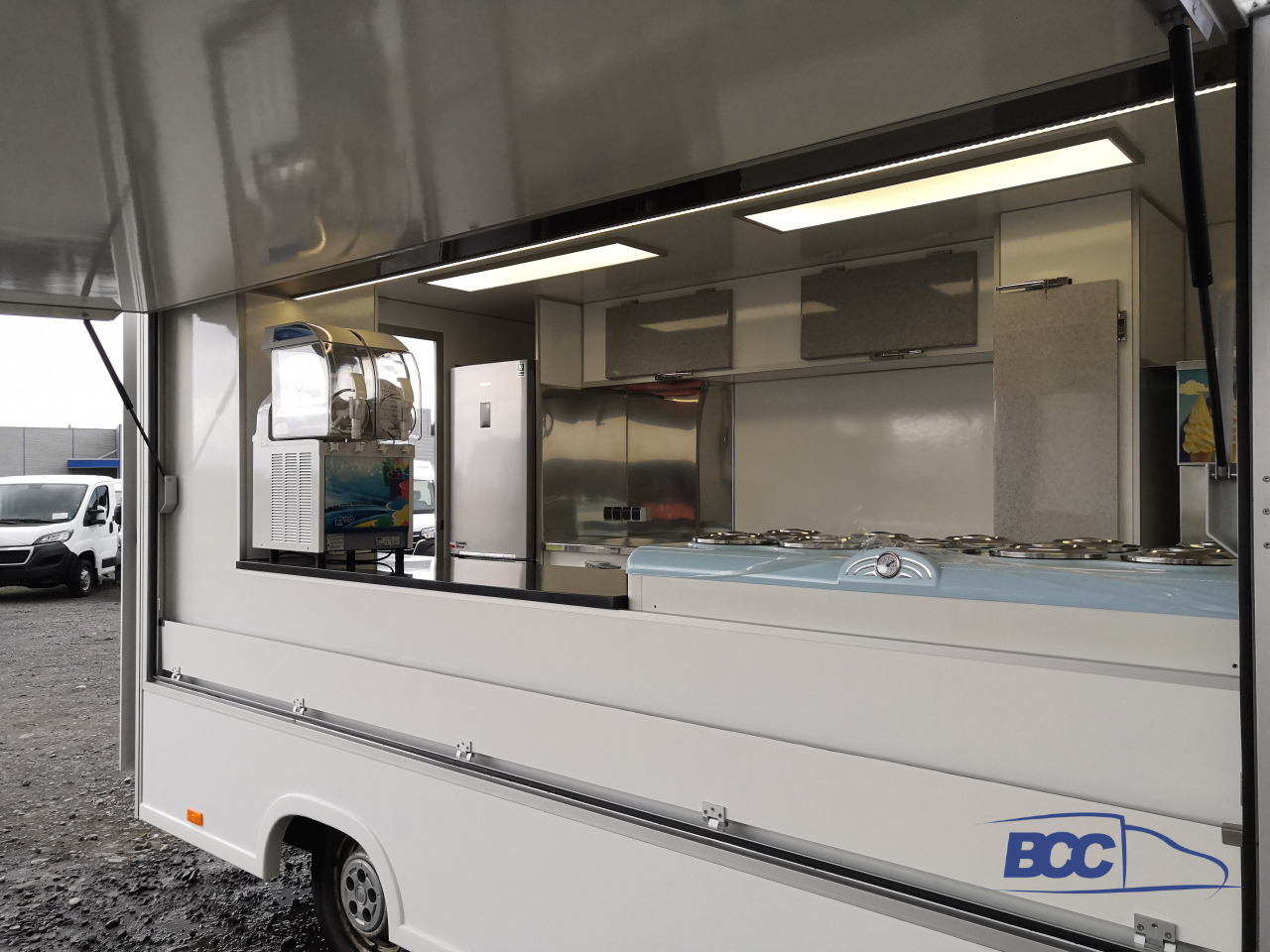 BCC POLSKA - FOOD TRUCK - MOBILNA LODZIARNIA, PEUGEOT BOXER 租赁 BCC POLSKA - FOOD TRUCK - MOBILNA LODZIARNIA, PEUGEOT BOXER：图7